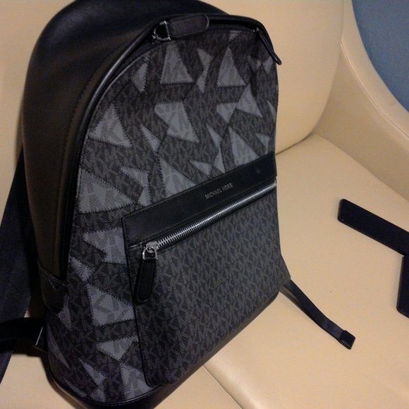 Michael kors authentic net Men backpack with mk monogram limited edition bag - Picture 2 of 6